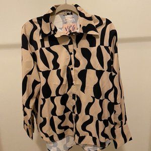 Verge Girl Wavy Button Up